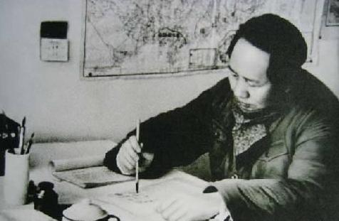 毛泽东在韶山冲上屋场住了17年，在中南海丰泽园也住了17年，让人不解的是，毛泽东