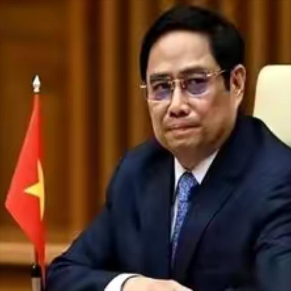 455只手在越南国会举了起来，只有4票反对。决议通过：废掉全国用了上百年的老