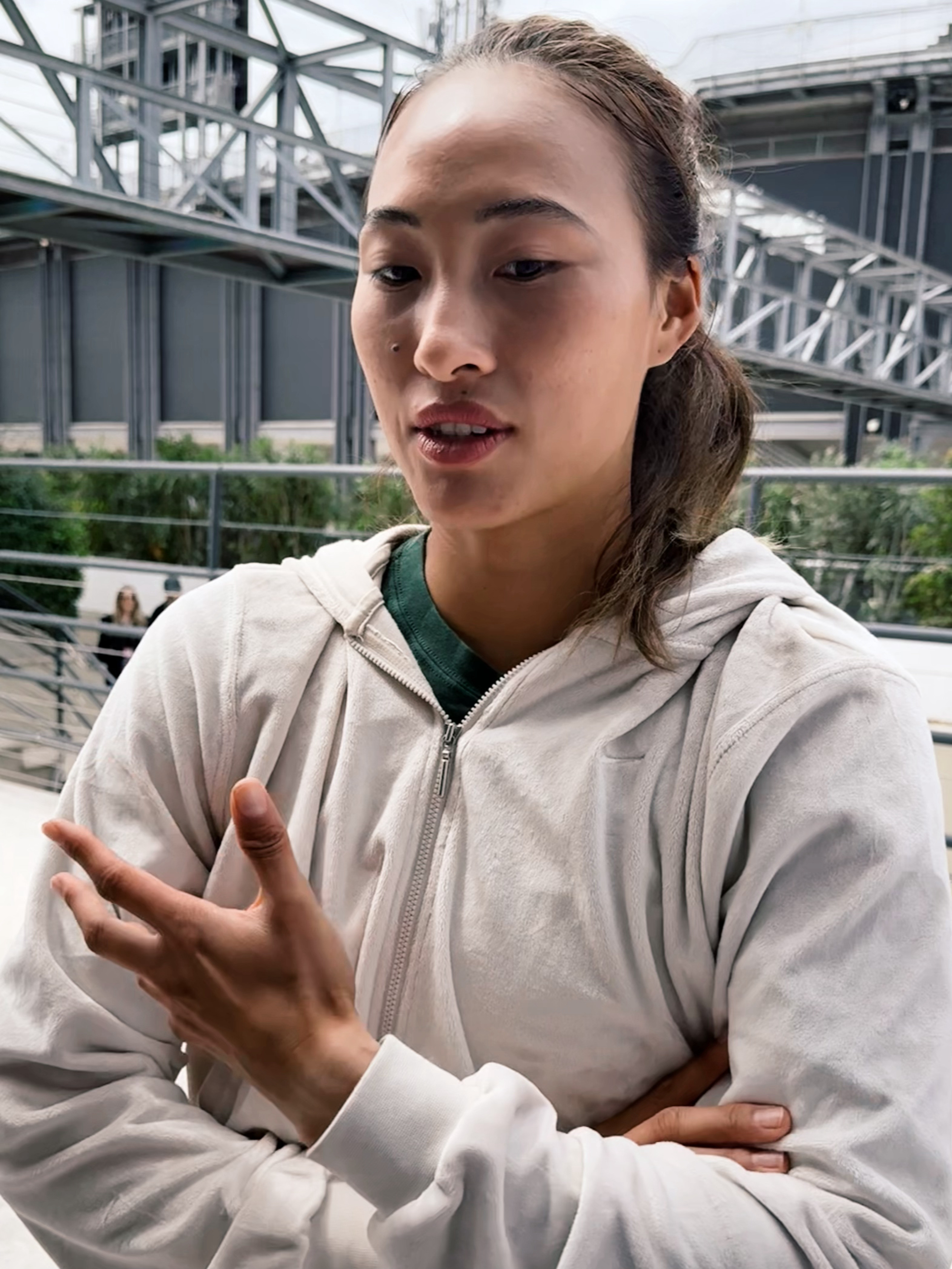 郑钦文说一步一步向前冲郑钦文这段说得太通透了，每位职业球员都有自己的成长路线，