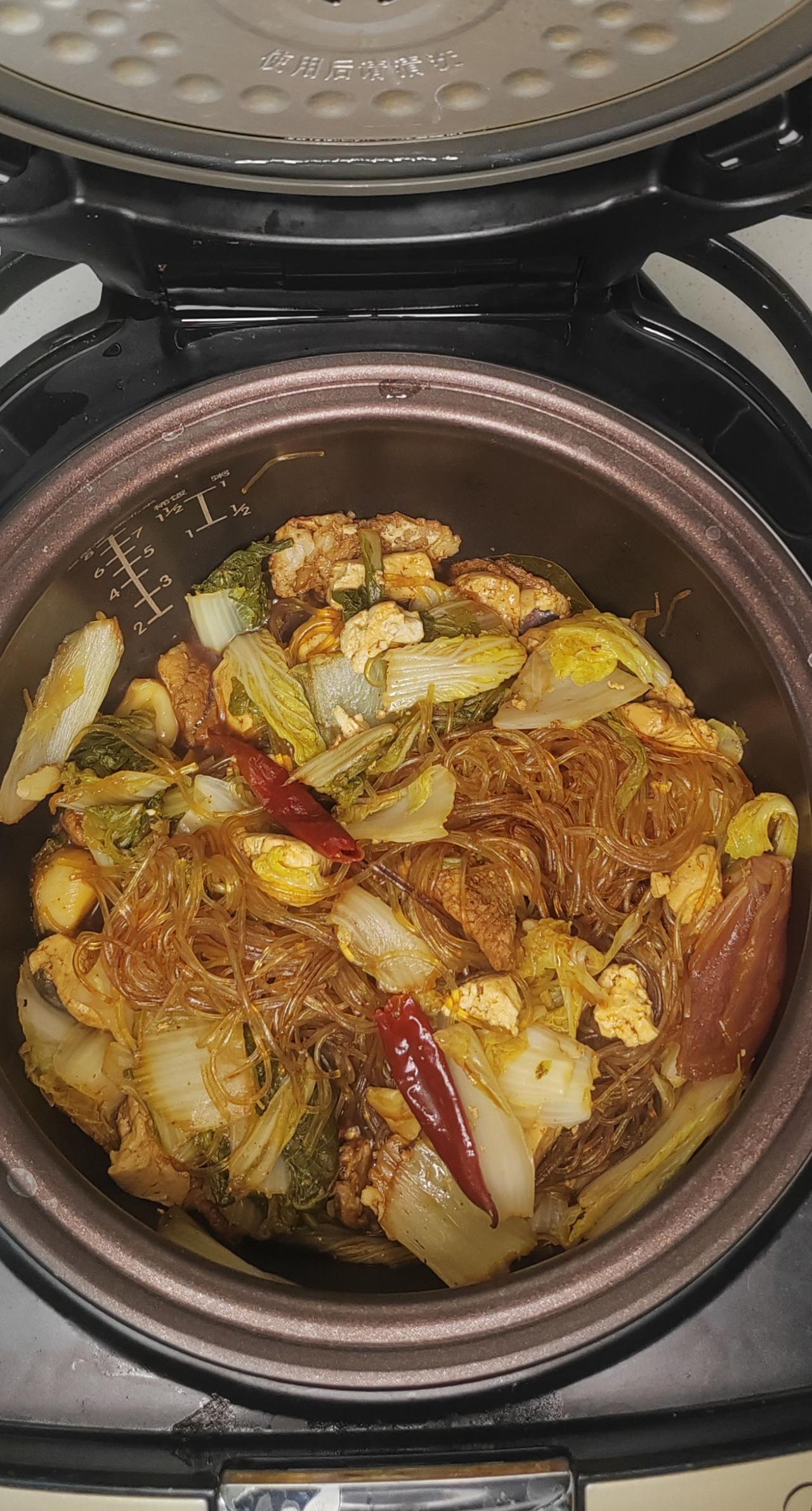 🍚一个电饭锅搞定低卡减脂餐！猪肉炖白菜，简单又好吃，减脂期也能放心吃～1️