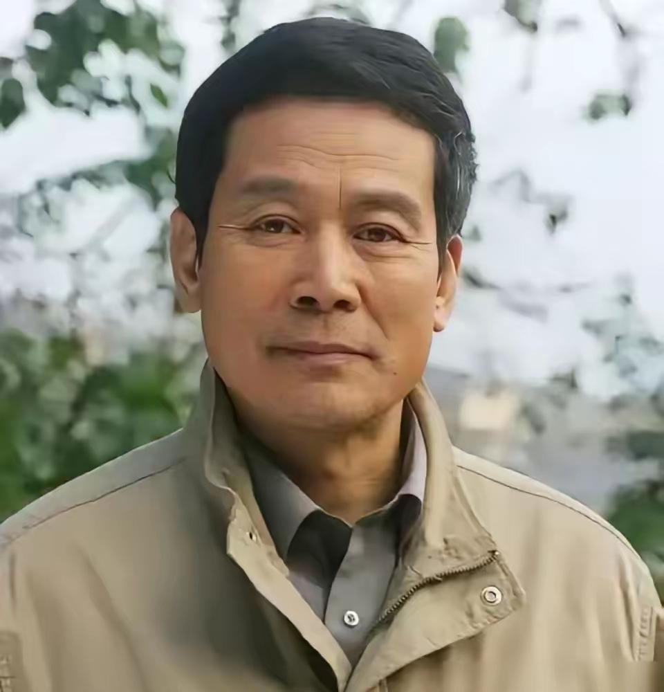 他才是真正的演技天才，孝庄秘史，忠诚，神话，405谋杀案等还有很多，他演的这些电