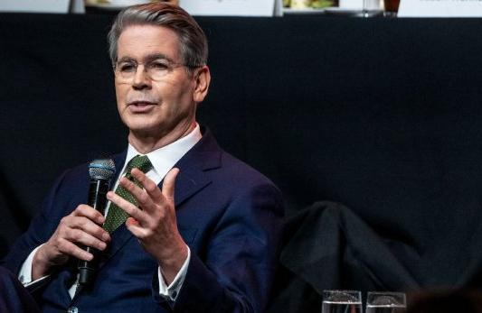 美国公开羞辱中国美国财长贝森特今天（美国时间11月4日）接受美媒访问时以居高