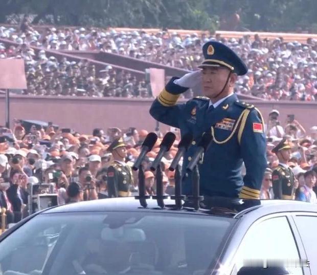 2025年，无疑是韩胜延戎马生涯中最为高光的一年。九月初，他以总指挥的身份亮