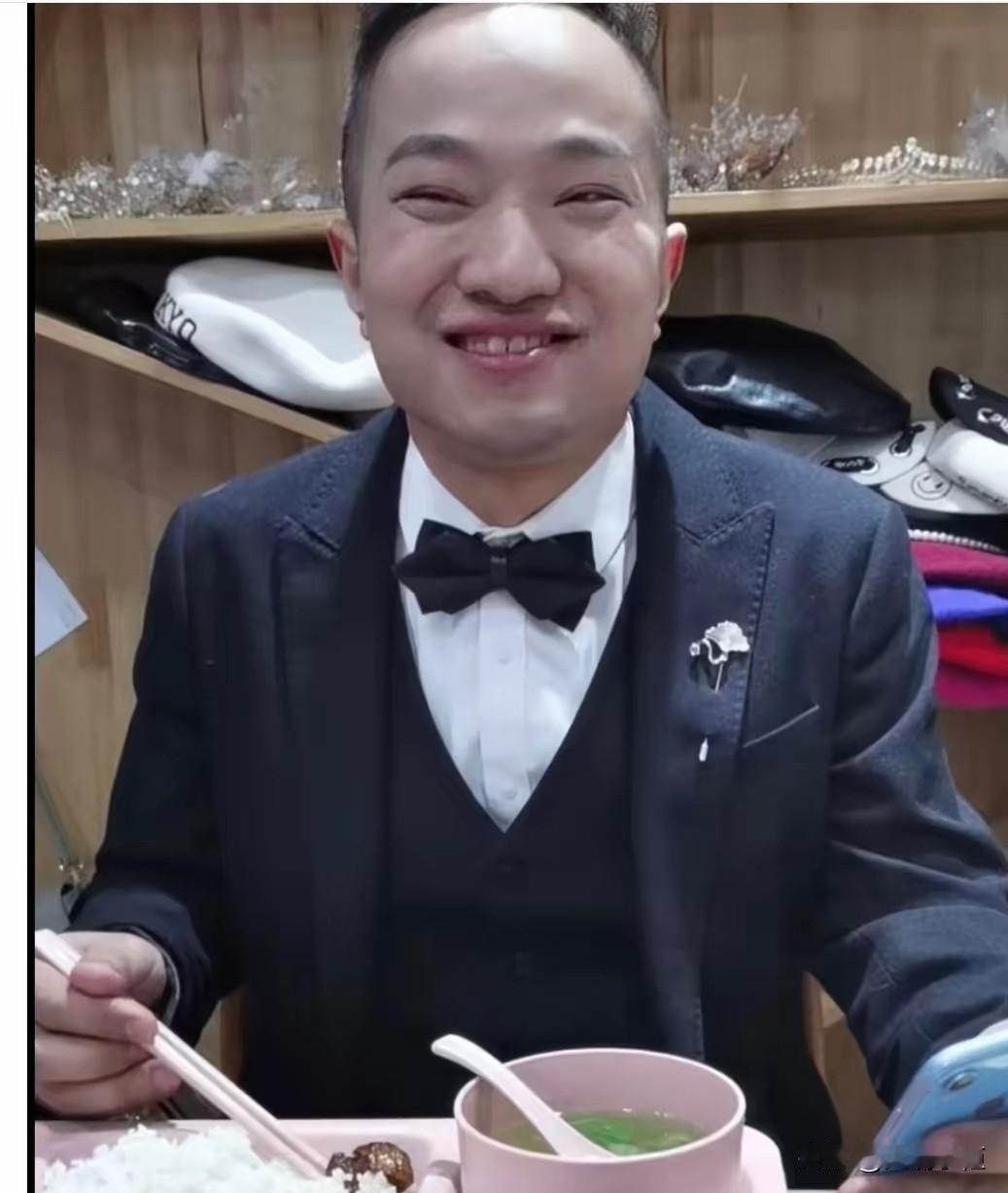 有人说，富贵花帮孙宇晨修一个小时的指甲，是在做心理建设。为何要做心理建设？自