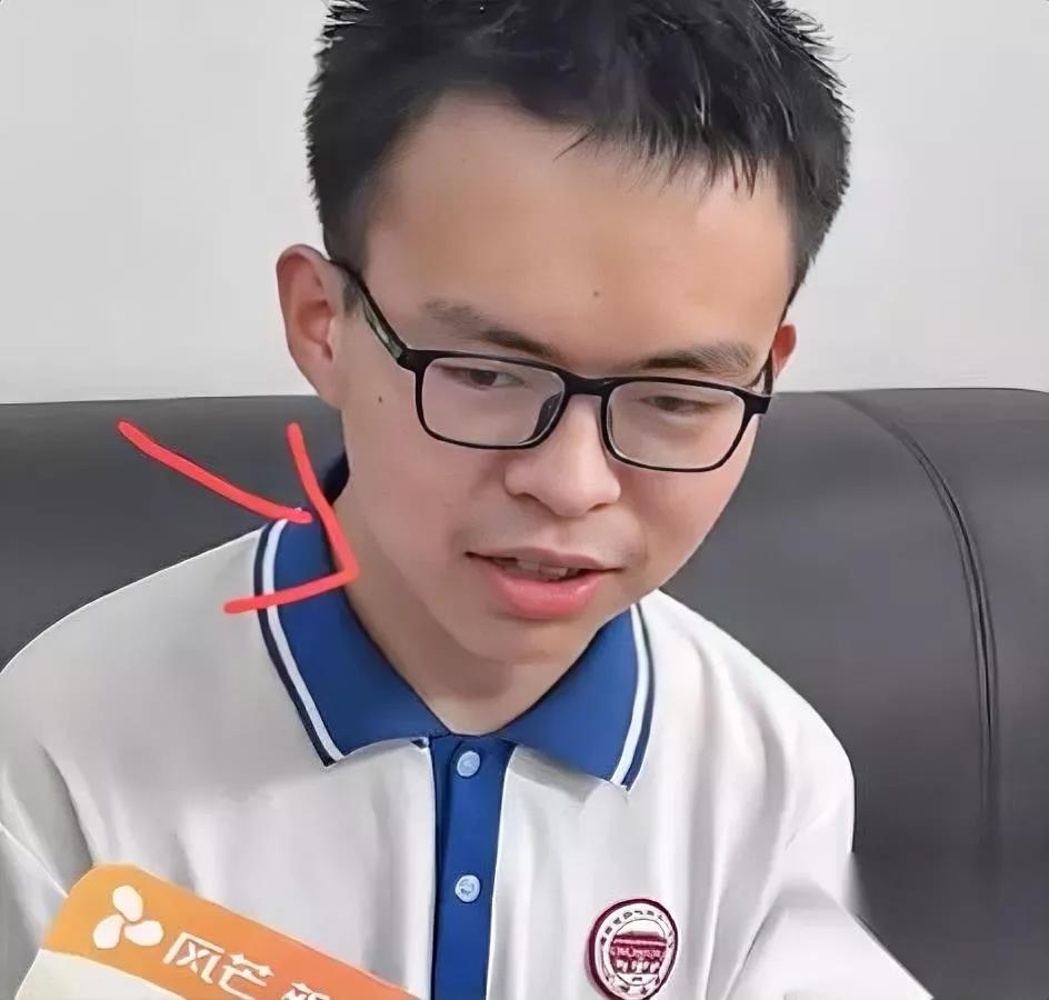 嘴巴会说谎表情骗不了人差3分没摸到湘潭大学门槛的贺永辉，说自己接受去长沙