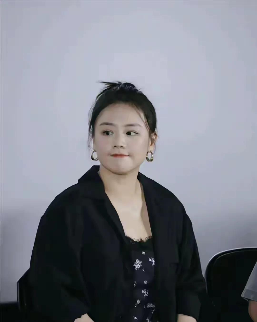果然啊最好的医美就是瘦身马思纯再一次验证了胖时土肥圆瘦后清丽的港风女神