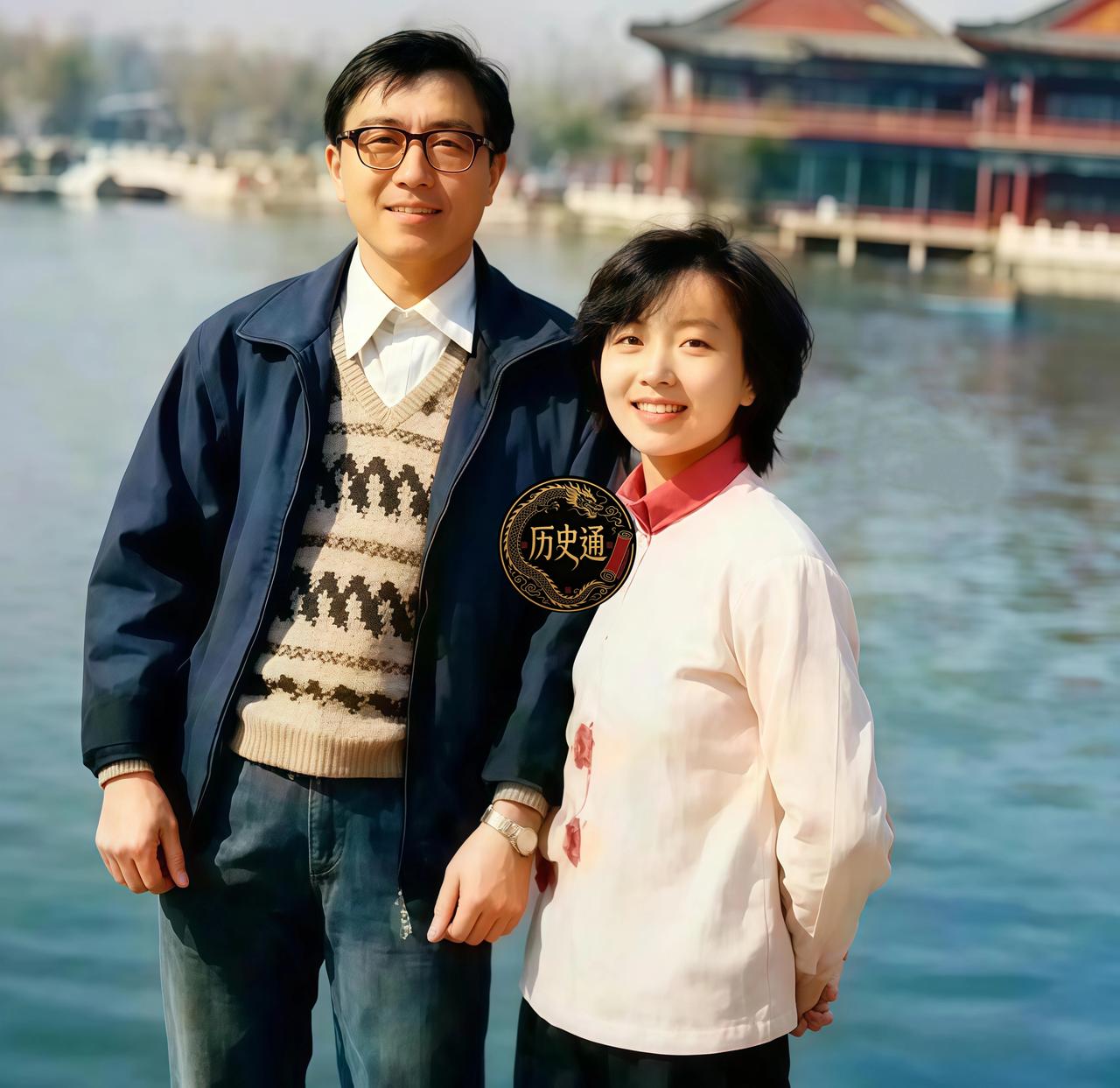 这是八十代朱令的姐姐吴今与父亲吴承之。朱令这个名字，很多人记得。可很少有人知道，