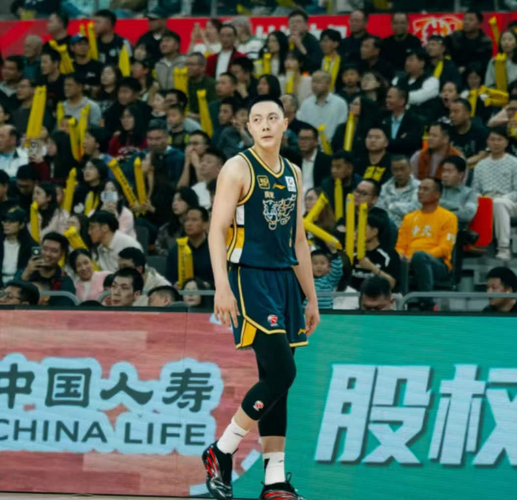 胡明轩谈及休赛期调整，身体第一位，问题来了：国家队征召去或不去？