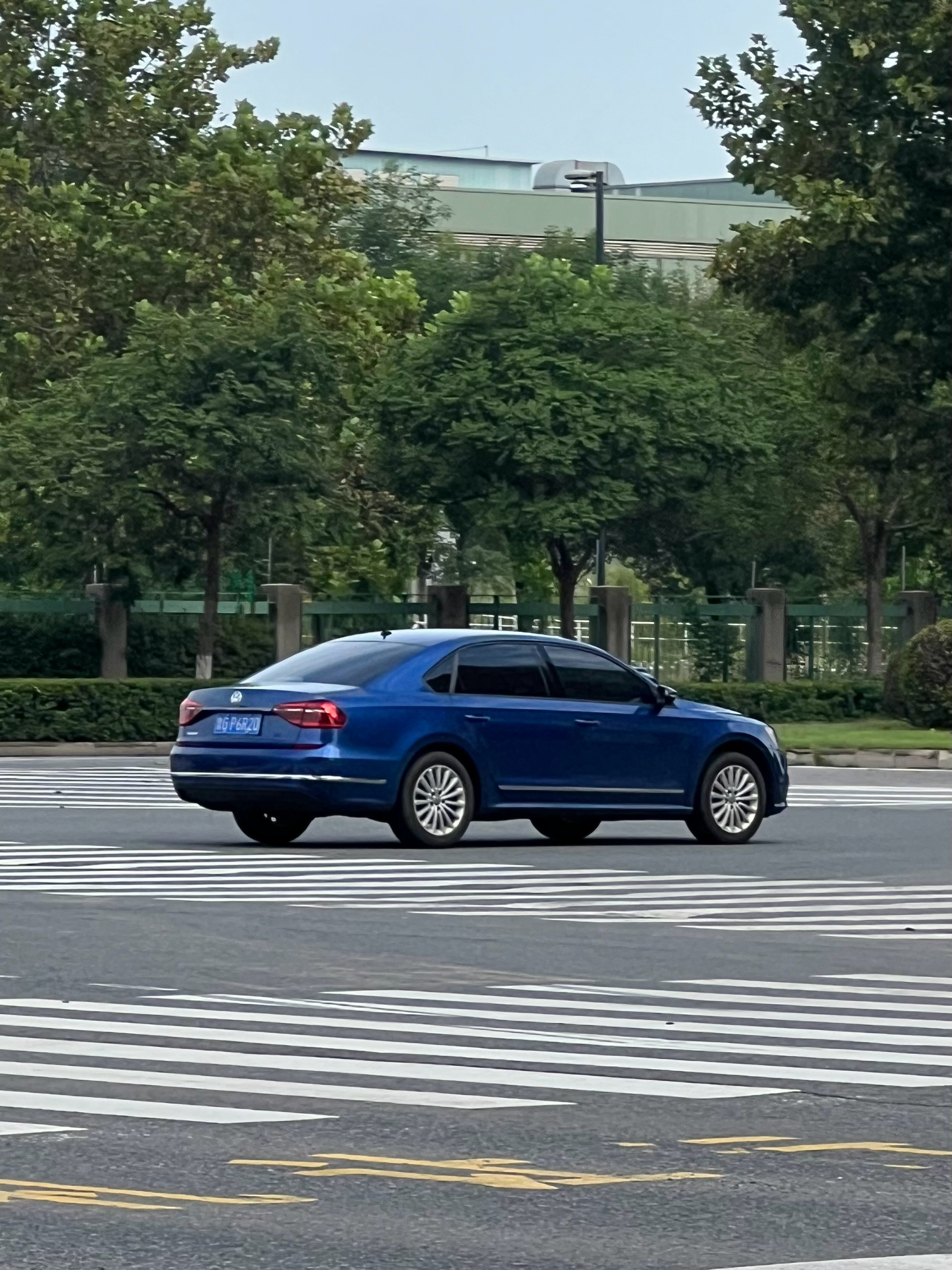 碰见个稀罕物平行进口帕萨特2.5五缸自然吸气+6AT​​​