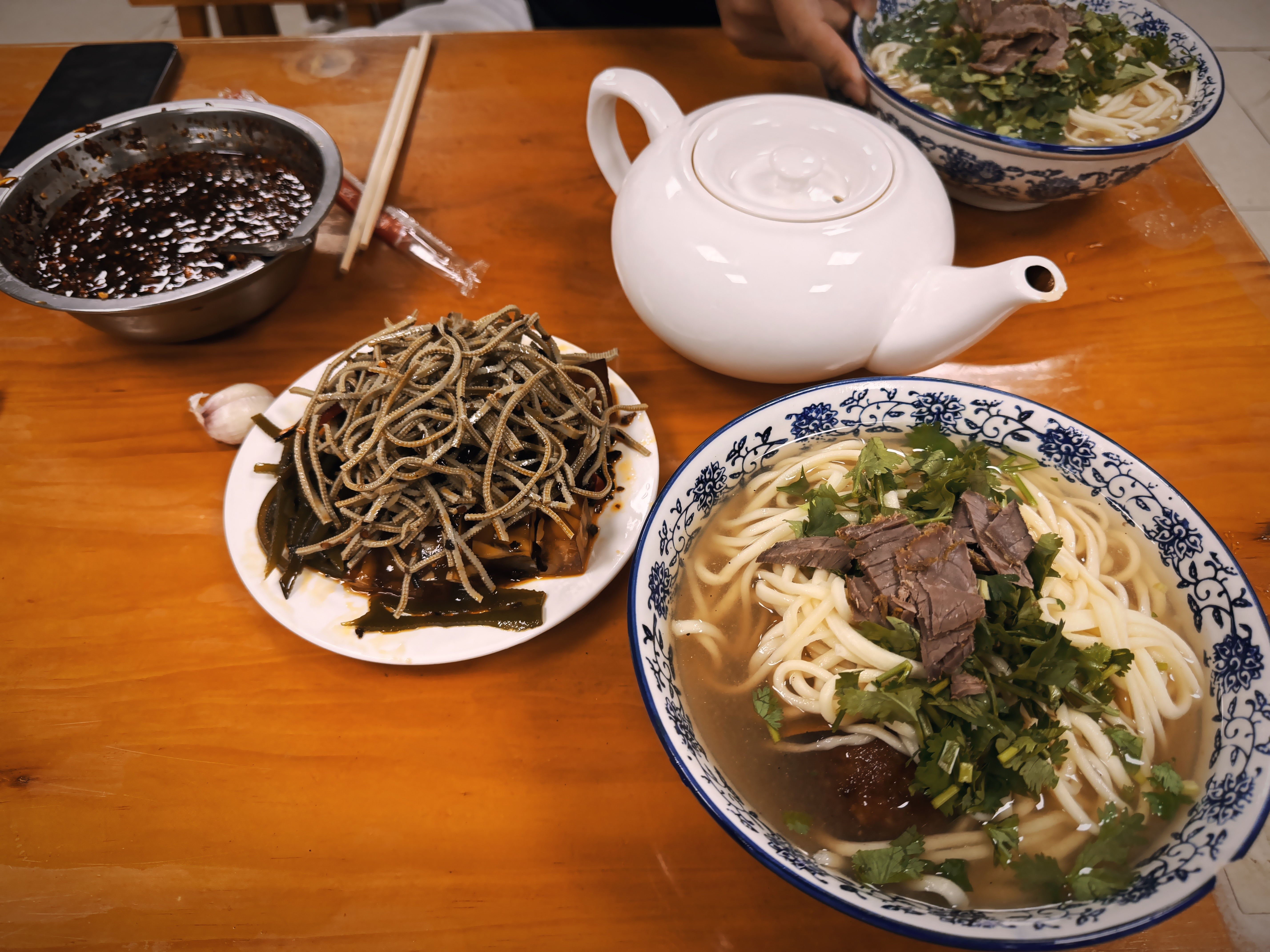 又来吃北京的夜间美食了，这个点儿除了老张，还真不知道吃什么了…北京·老张拉面