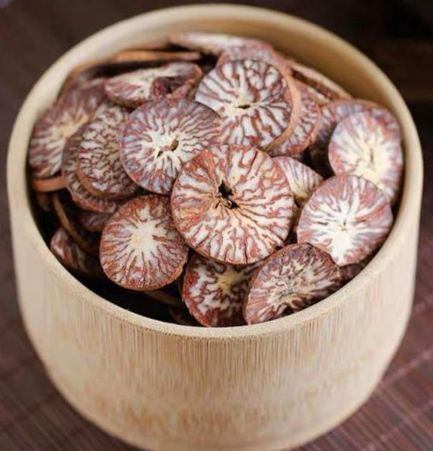 脾虚一现，息肉丛生！可惜90%的肠息肉患者只知道清湿热，却不知病根在脾“