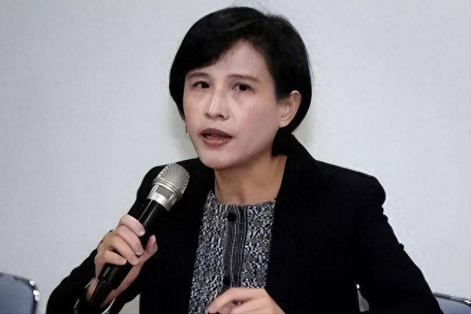 台当局终于硬气了一回！ 2025年10月1日，台“行政院副院长”郑丽君在台北