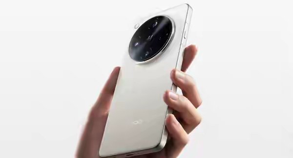 【年后三款国产Ultra旗舰手机即将问世，华为对阵OV！】2026年上半年，三