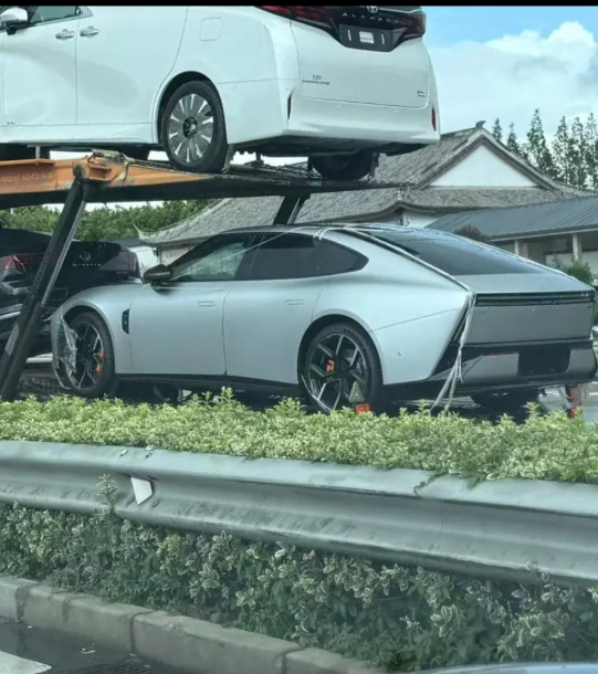 看来这车快上市了。