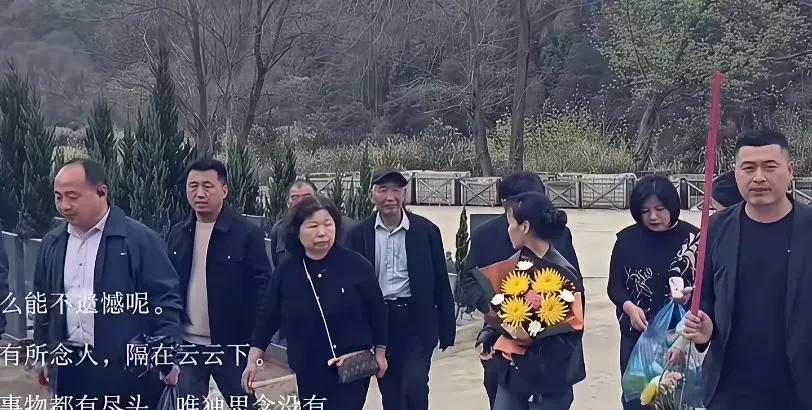 我数一下照片中有六位郭家男人，但也不包括没有上境的男人，在策三周年忌日的时候，不