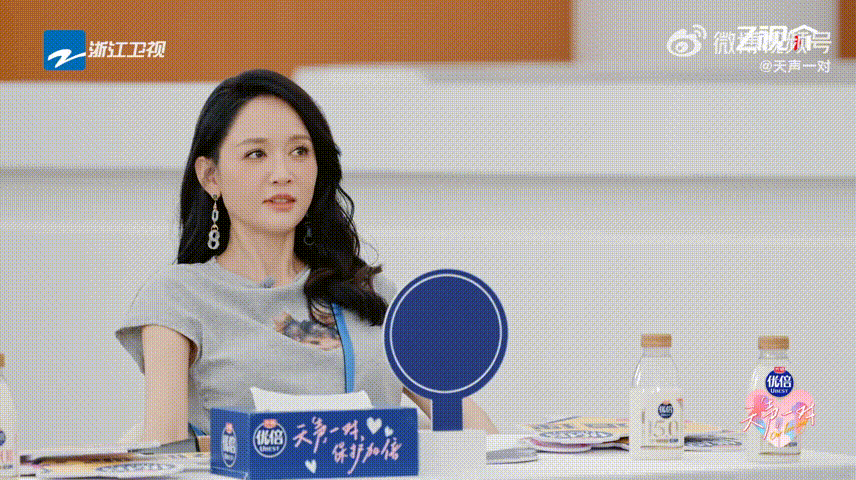 陈乔恩说带孩子辛苦所以选择在外工作刚刷到她的采访片段，聊起工作与育儿时眼神特认