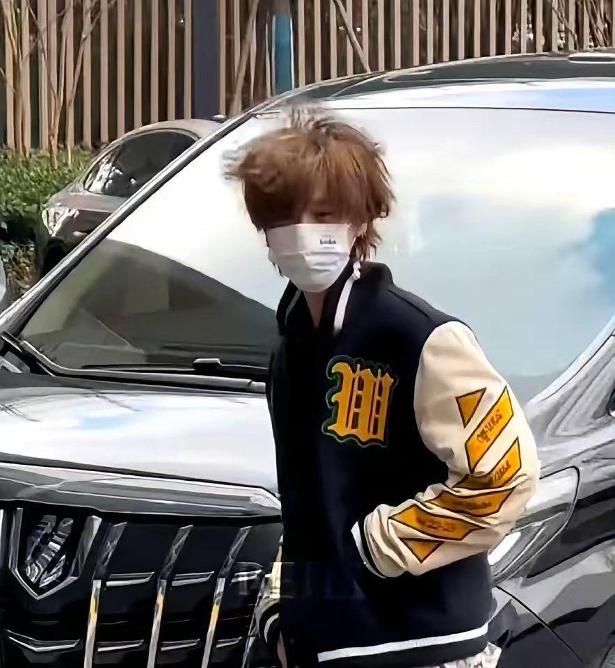 去年还被全网禁言，鹿晗现在回来了。很多人可能都忘了，去年年初他因为一场直播，言行