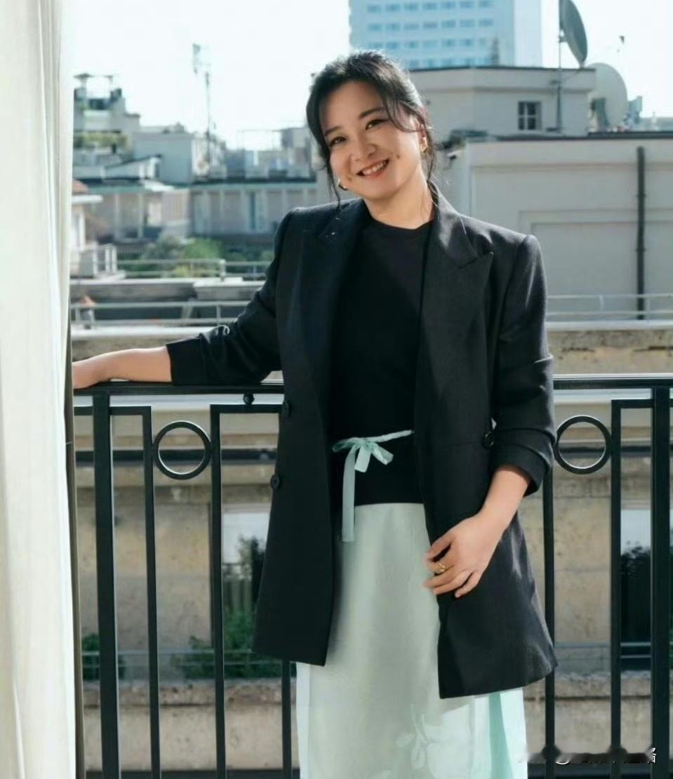 贾玲给天下女人上了实实在在的一课：你能瘦下来，也能收获别人的喝彩，但得记住，能一