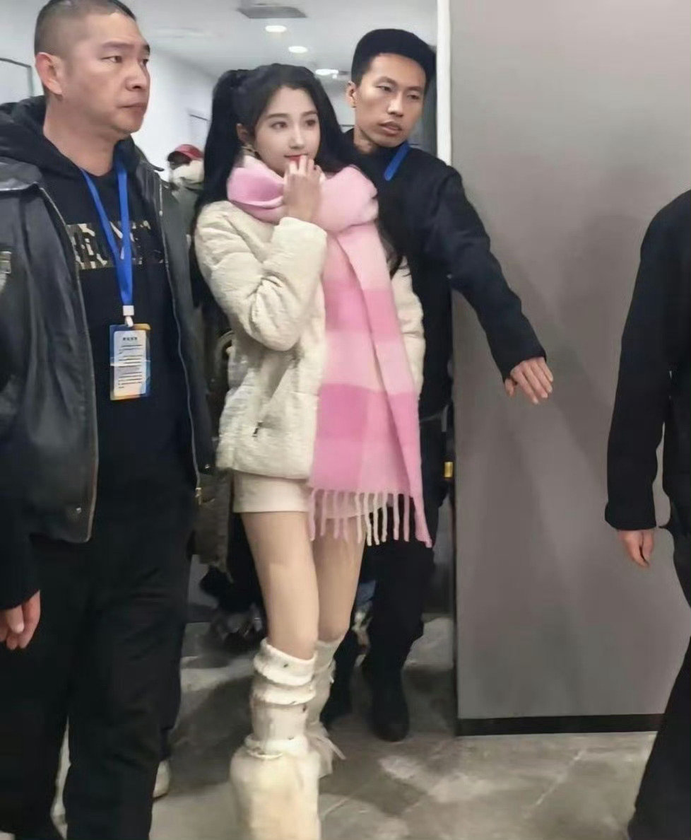 关晓彤这也太‌‎可﻿爱太‏‎萌了吧！​