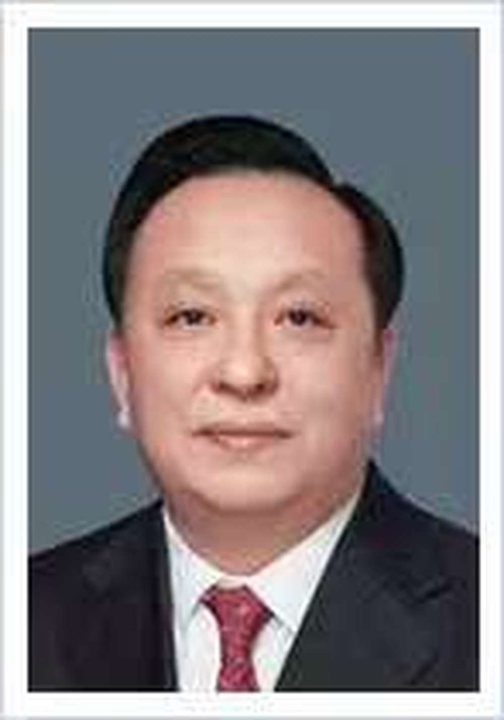中组部有关负责同志宣布中央决定: 他们的职务调整