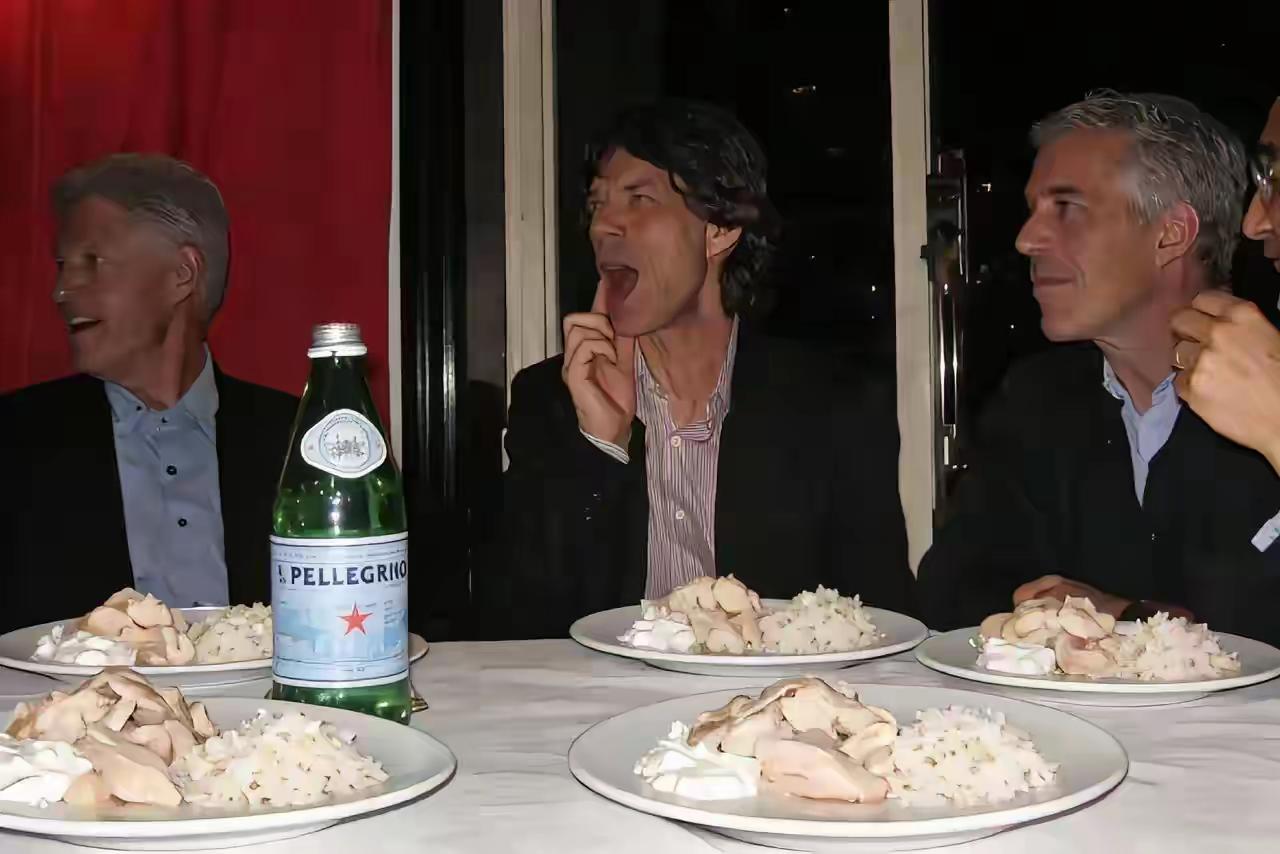 典型白人饭，低油，低盐，高蛋白！白肉，类似鸡胸肉，或来自于其他幼小生物！