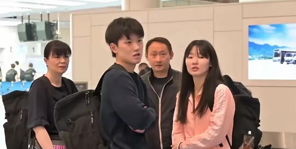 张本兄妹今年运气不好，多哈世乒赛抽的都是死亡小组，哥哥张本智和打的真不错，