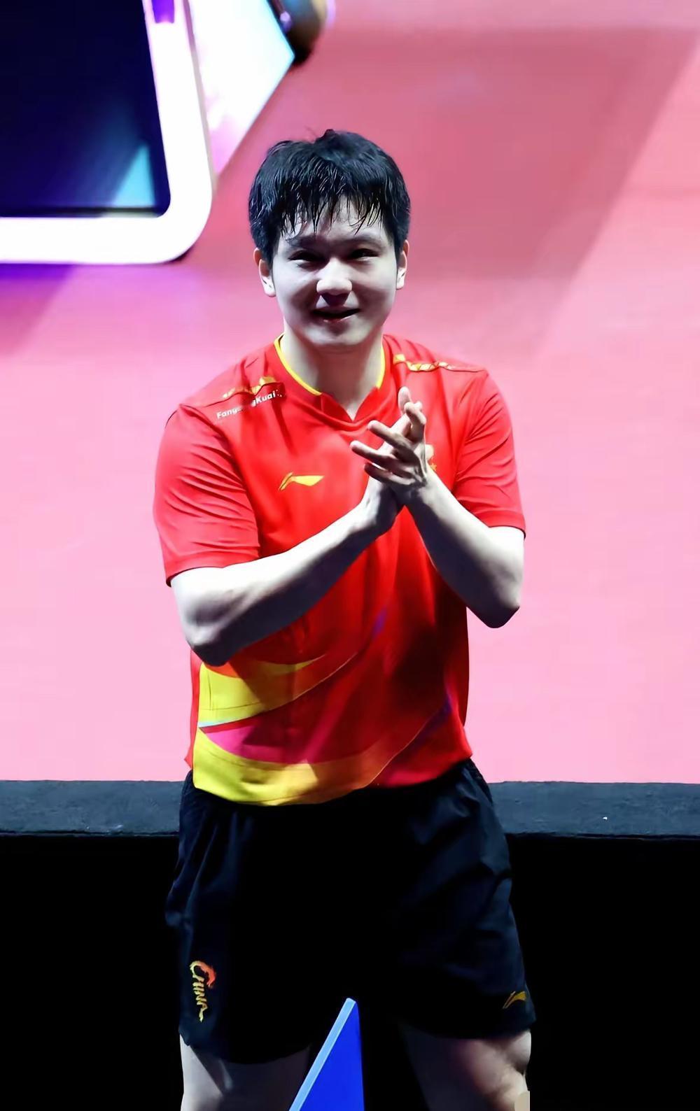 樊振东的金牌藏着双向奔赴！上海队赌他成宝，他用10年拼出“不负所托”！竞技体