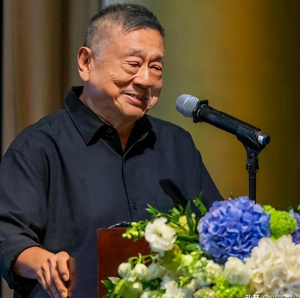 施南生有位亲哥哥，和徐克林青霞一同坐在家属席，常年定居国外，生活状况鲜为人知
