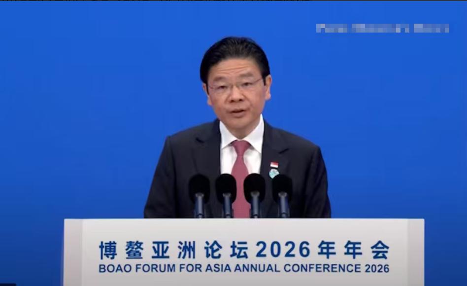 新加坡这是要给中国“黄袍加身”啊！ 3月26日，新加坡总理黄循财在出席博鳌亚