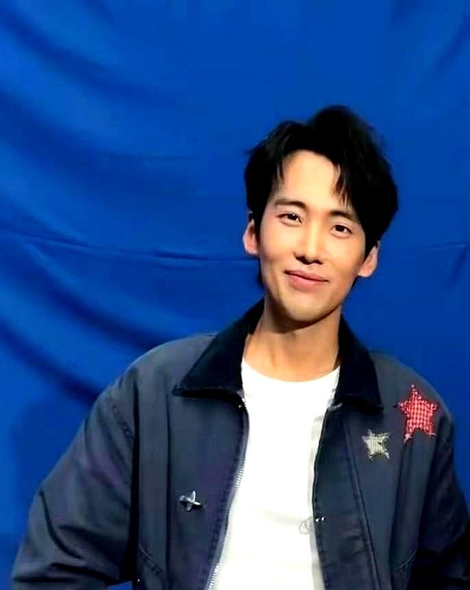 两个半月狂甩80斤，郭麒麟暴瘦得让人不敢认。2026年夏天为了演好科幻剧里的