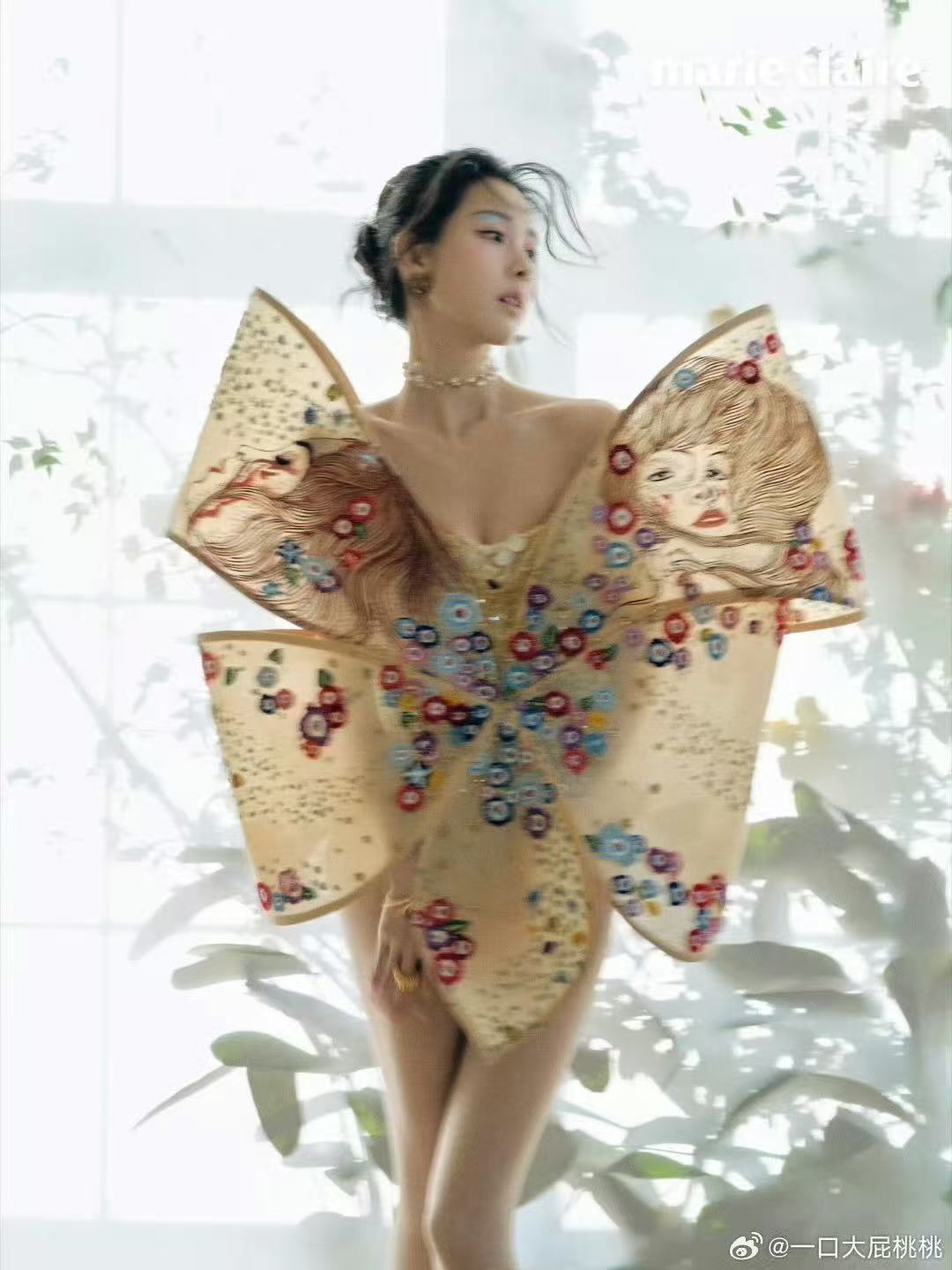 陈都灵蝴蝶高定裙陈都灵高定蝴蝶裙啊啊啊啊啊！陈都灵蝴蝶高定裙真的好美啊！！！