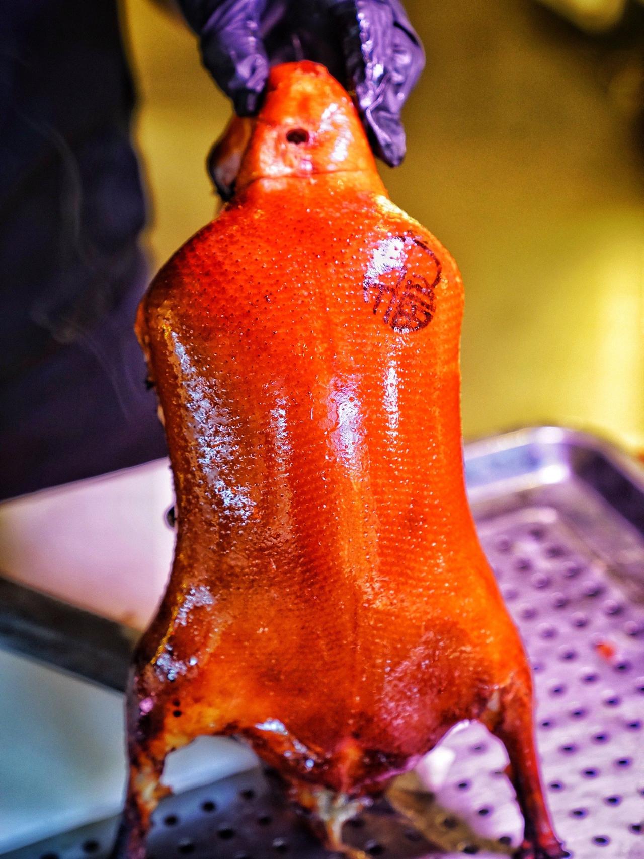 制造业的终极形态是中国鸭子！《华尔街日报》曾发社论，直指中国烤鸭的价格完全不讲道