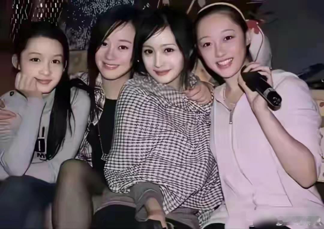早年的李沁，蒋梦婕，杨幂，张檬的合影，素颜也这么美啊