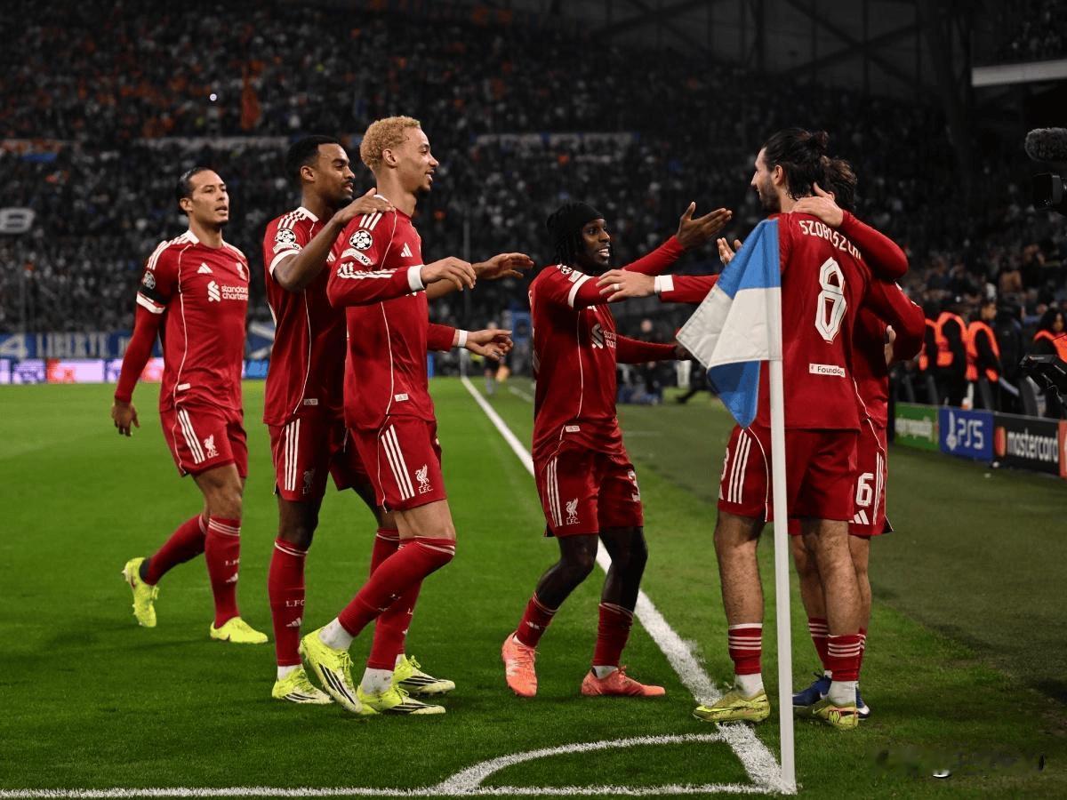 欧冠第7轮：拜仁提前出线巴萨逆转利物浦大胜尤文豪取三连胜拜仁慕尼黑2-0圣