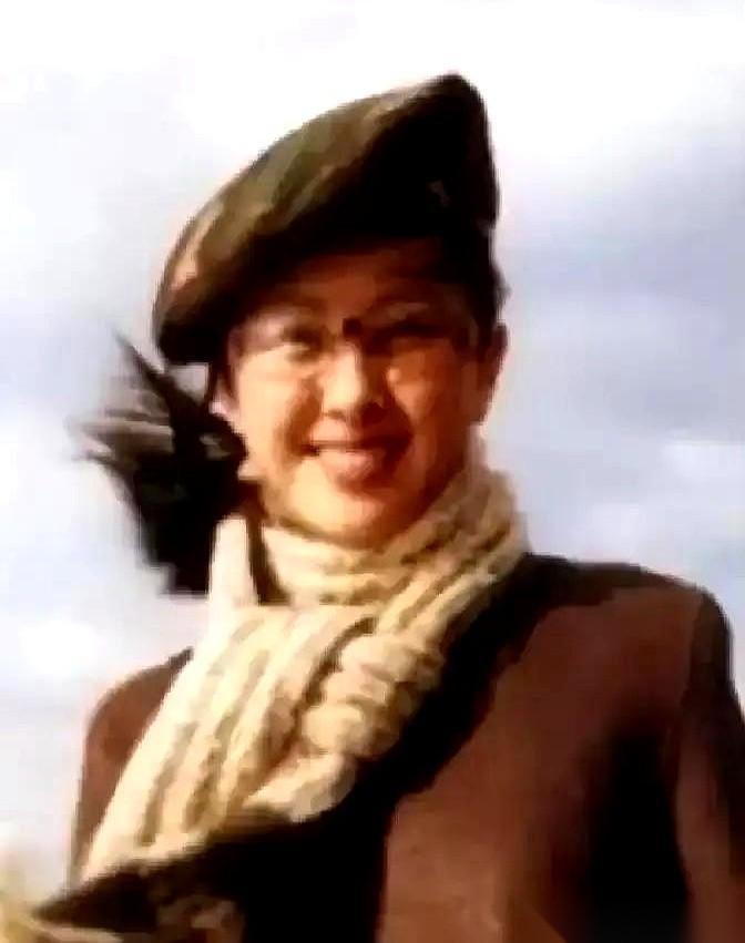 2005年，那个曾跟着“第一悍匪”白宝山卷入惊天血案的女人，提前出狱了。按理说，