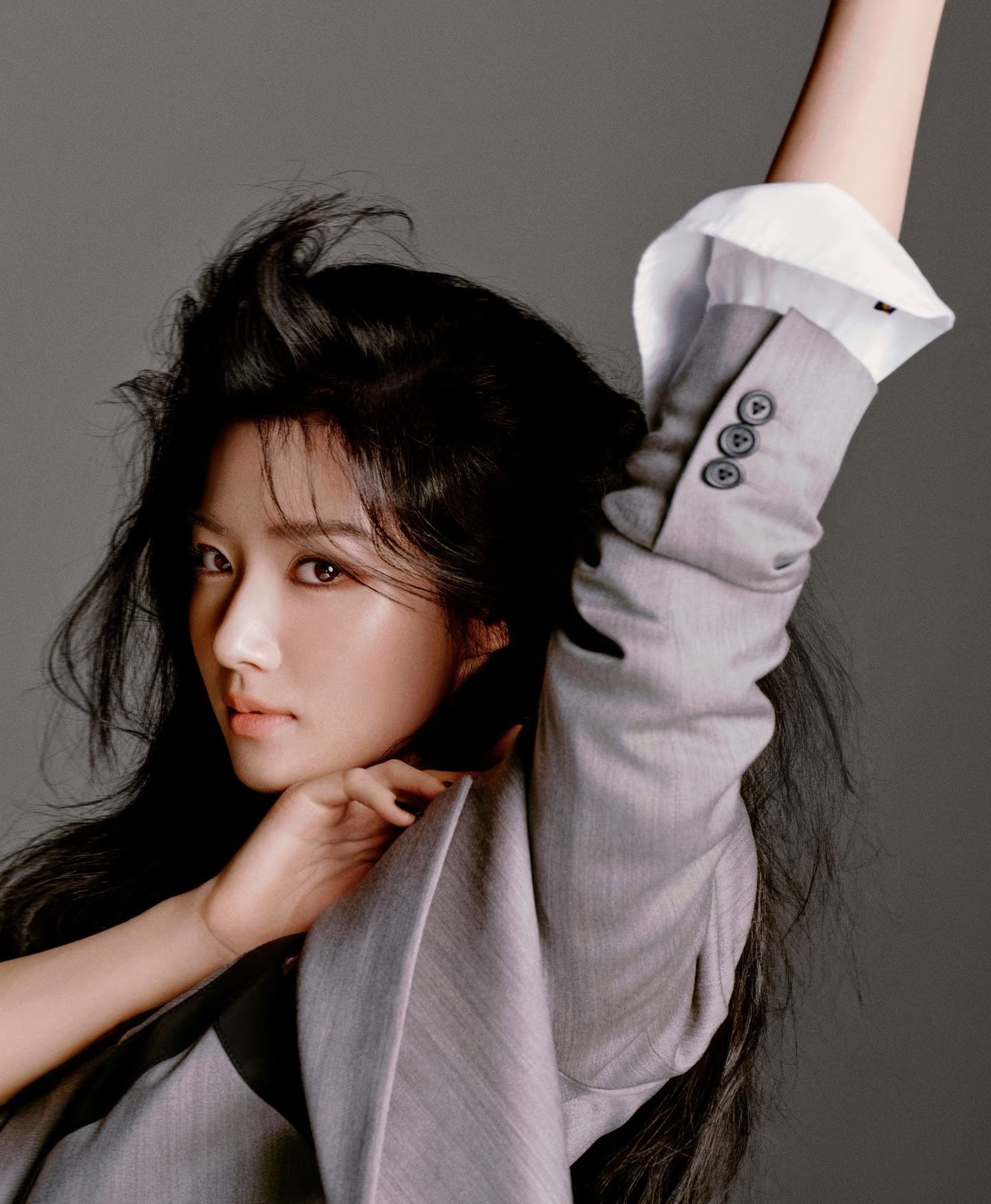 卢昱晓腹肌我天呐！居然看到了卢昱晓的腹肌和马甲线，我们噜噜晓也太深藏不漏了吧……