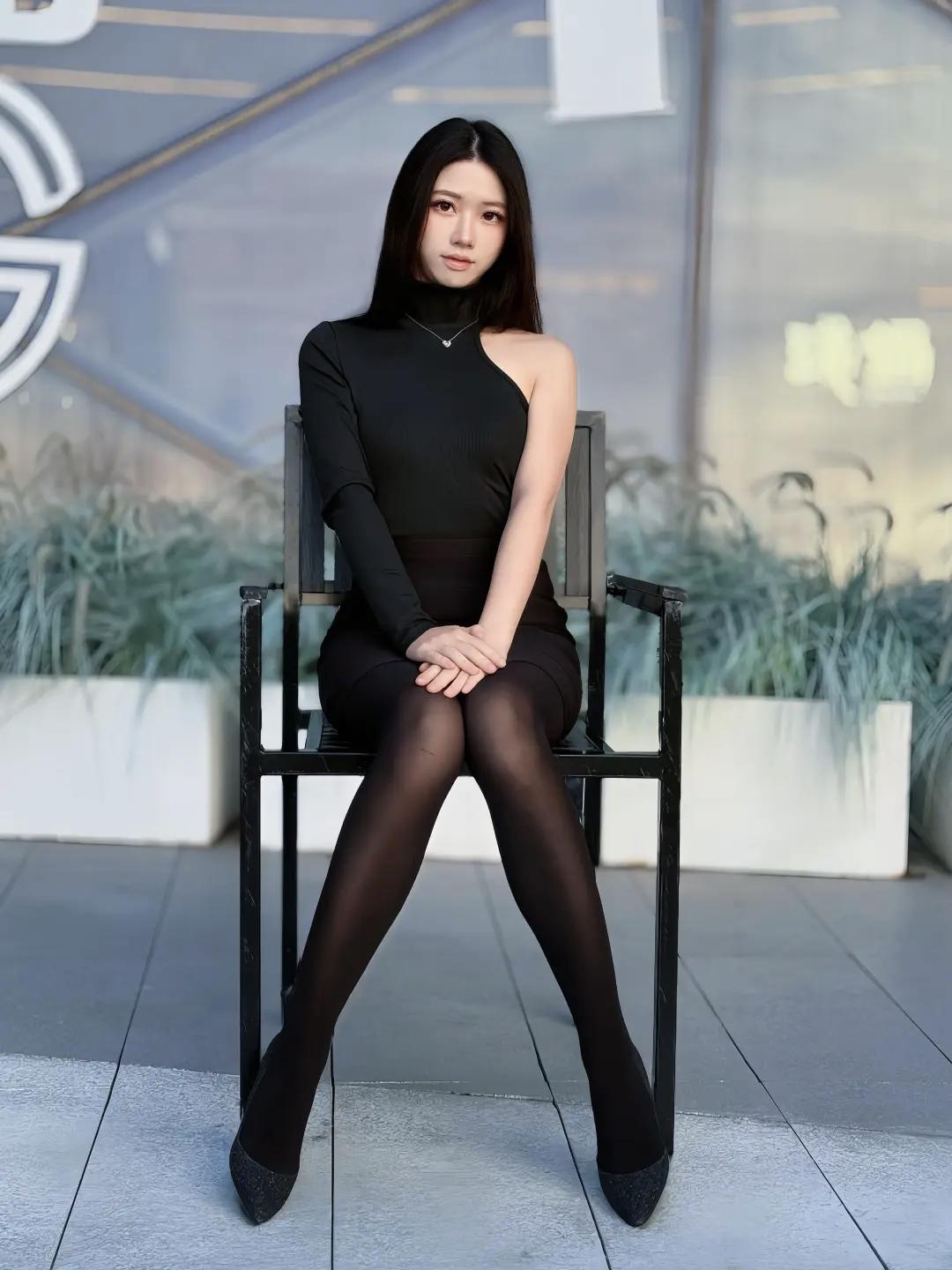 人生有路，湖有彼岸，如果在你未来的生活里面出了一点点苦涩，请你相信未来一定会有回