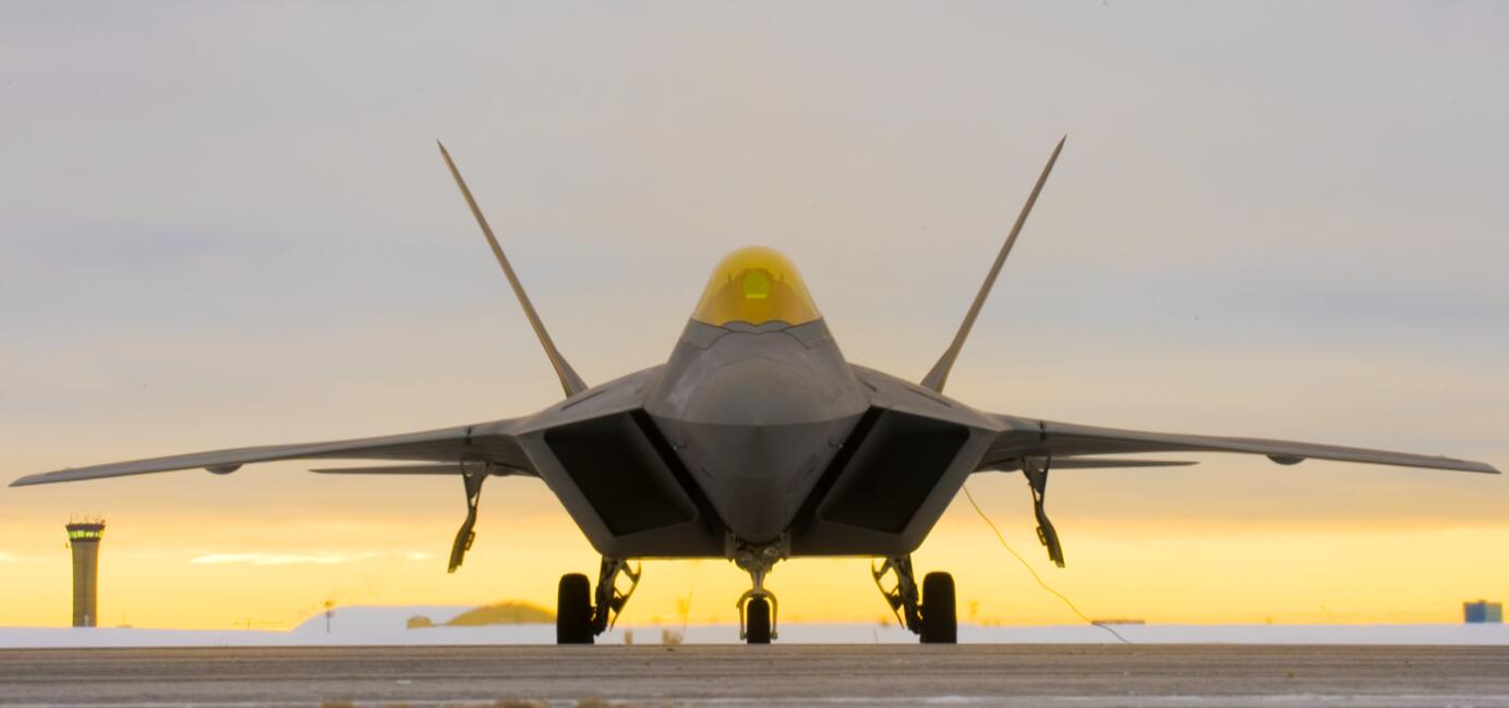 第四代战斗机代表之 F22 猛禽