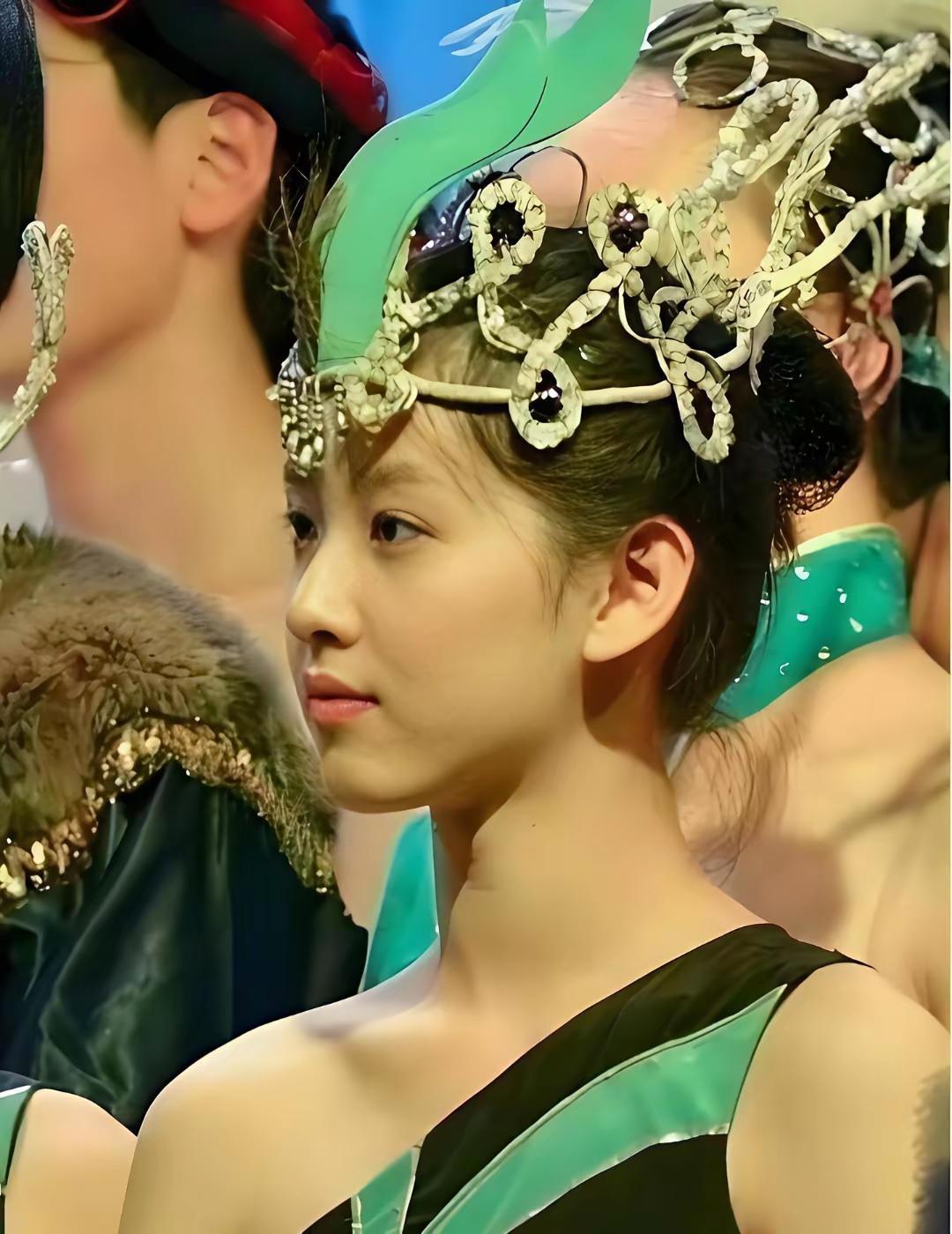 有一个问题百思不得其解，强哥的妻子章泽天，2011年的时候，以健美操全国亚军成