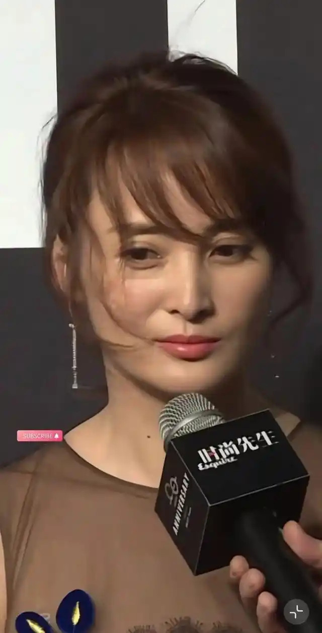 49岁蒋勤勤近照刷屏！皮肤紧致像少女，同龄人看了直呼太离谱