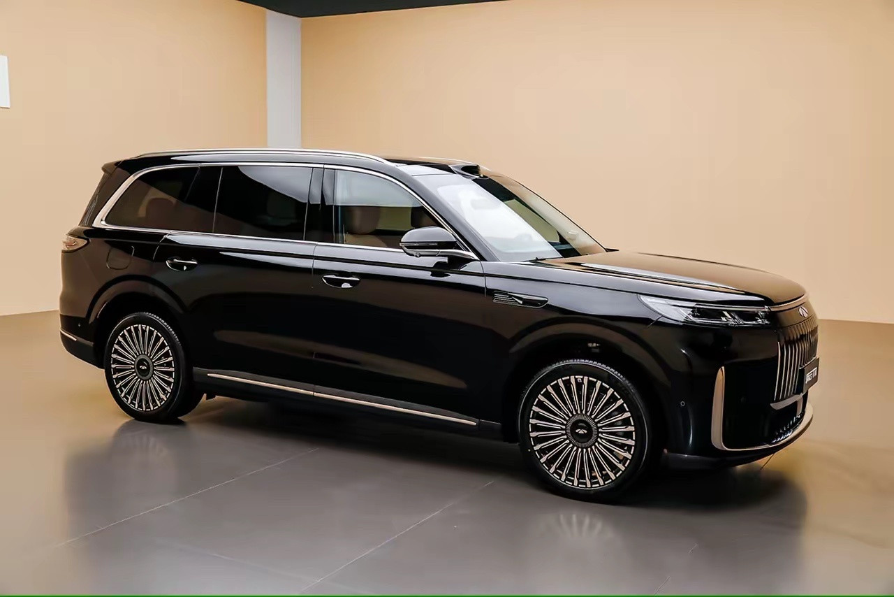 奇瑞风云T11，售价18.99万到24.99万，定位是大型增程式SUV车型，CL