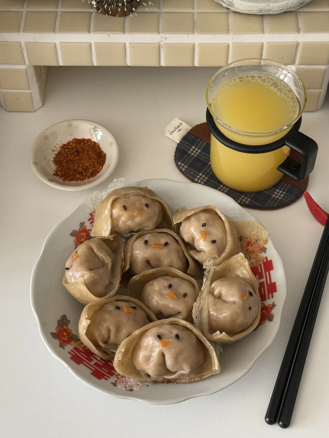 早餐｜煎了一锅雪人咸蛋黄猪肉馄饨🥟