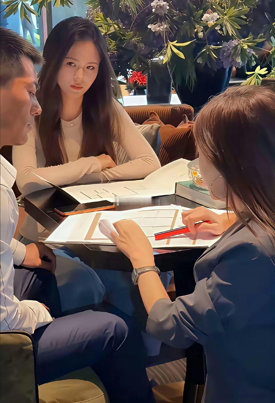 千算万算，没算到今天他老婆也来了