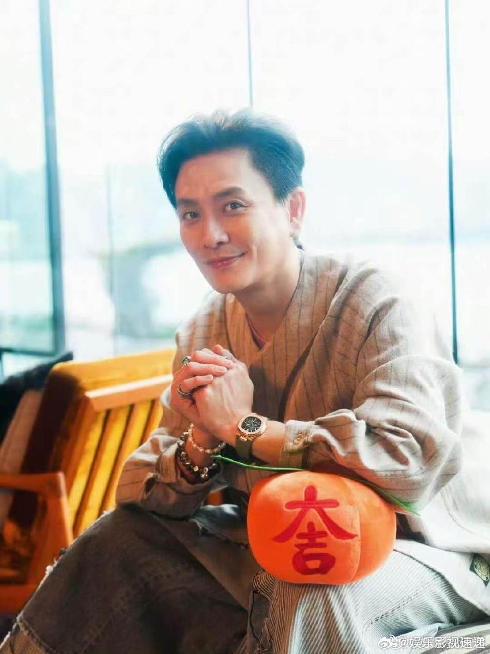 黄宗泽跑完马拉松接着去健身房跑刚跑完42公里还能接着练，黄宗泽这体力也太顶了，