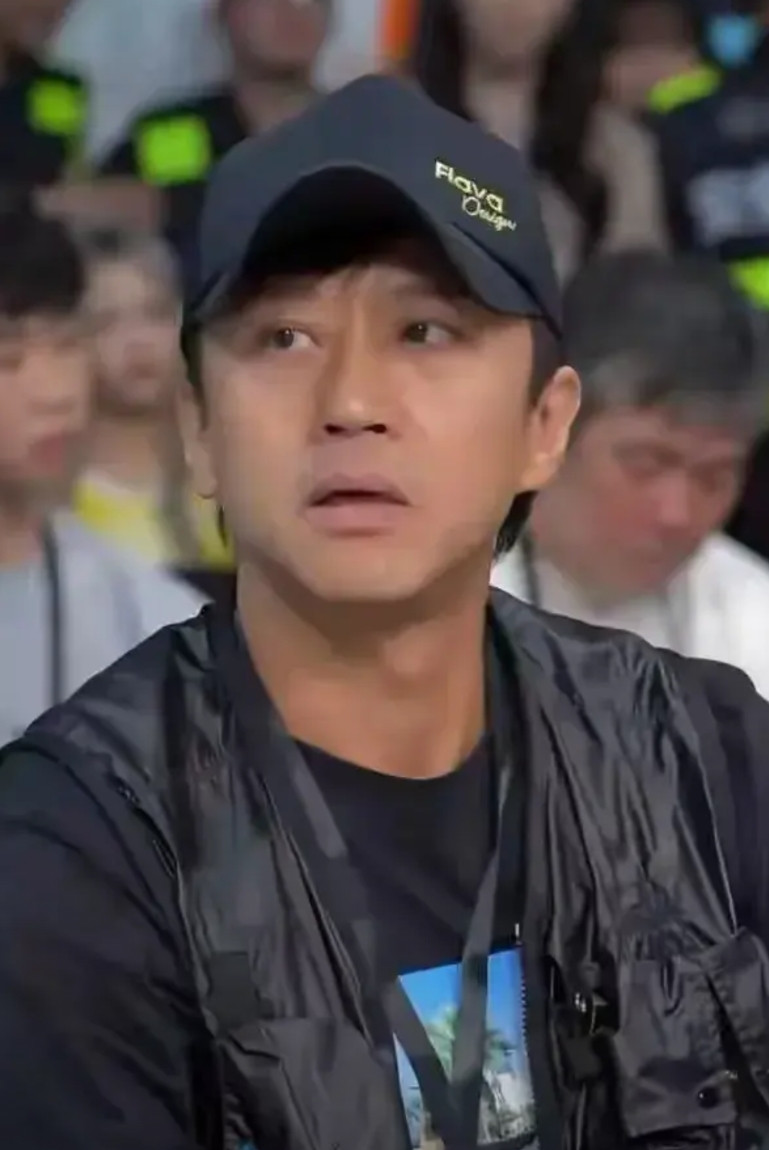 超哥懵了，儿子长得都不像自己，这活脱脱一个男版孙俪，不得不承认老婆的基因比较强，