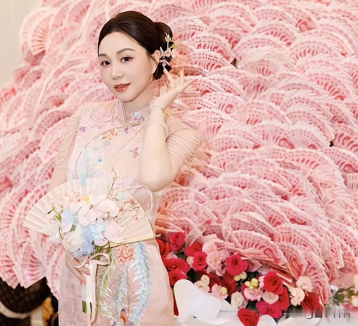 周大生老板娘，真幸福！7月11号，周大生老板娘，冲上热搜，这一次，不是因为