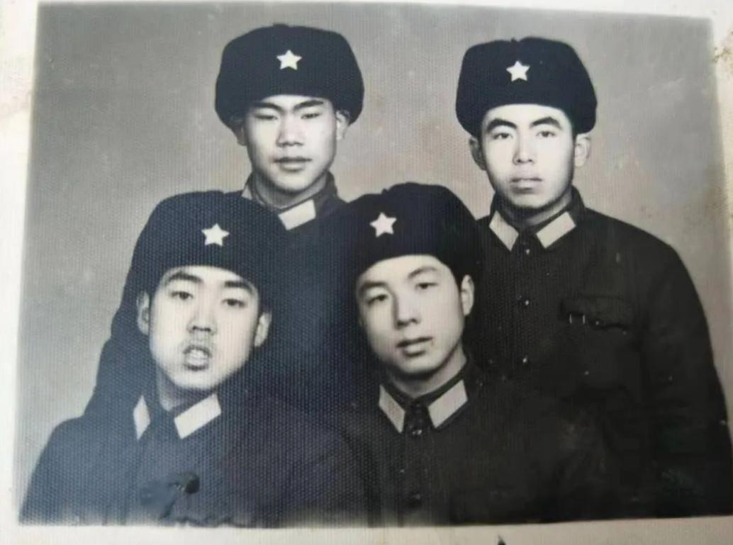 1976年，知青张连成不顾父母反对，娶了农村姑娘，10年后，带3孩子回来，谁知，