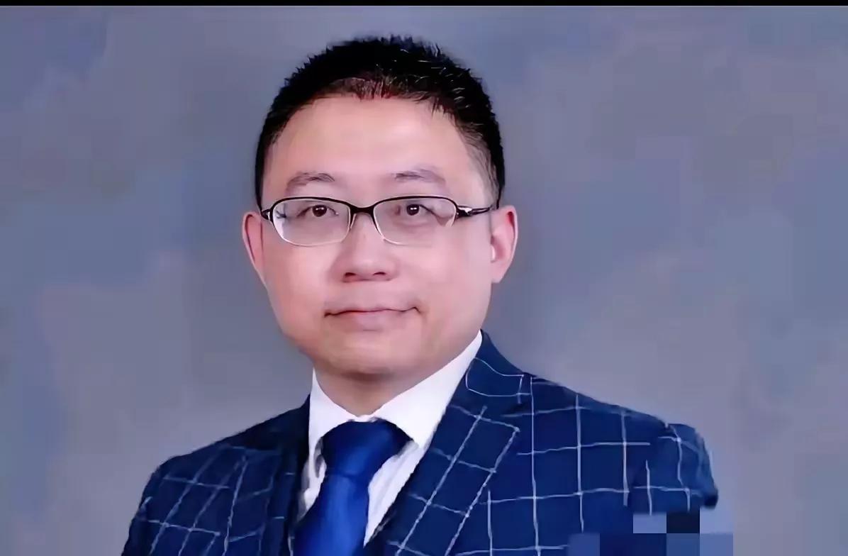 这就很搞笑了，真的是笑发财了。​刚才那个专家还在那唾沫横飞教育人呢，一副高