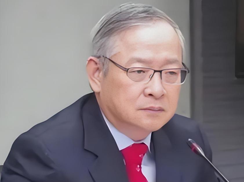 台湾知名人士林郁方：“我实在看不懂大陆造那么多武器装备，造那么多航母干什么，还频