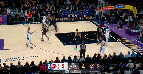 快攻闪电！詹姆斯41岁首分来了！今天主场对阵活塞队是詹姆斯年满41周岁的首场